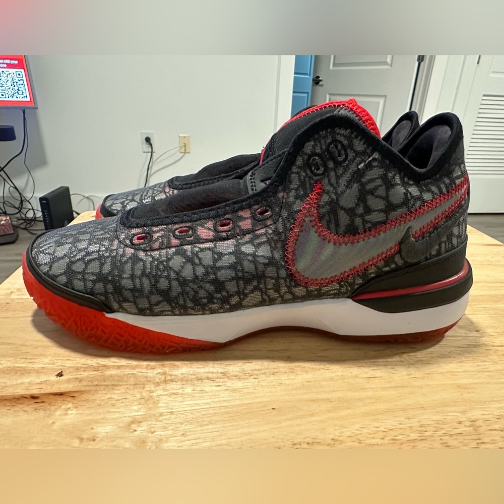 Nike Kids Black and Red Patterned Sneakers